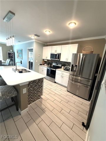 20404 Camino Torcido LOOP W, North Fort Myers, FL 33917