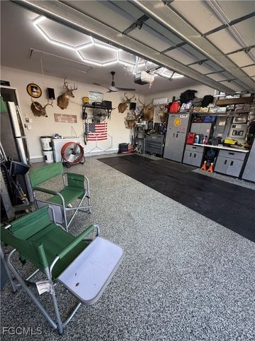 20404 Camino Torcido LOOP W, North Fort Myers, FL 33917