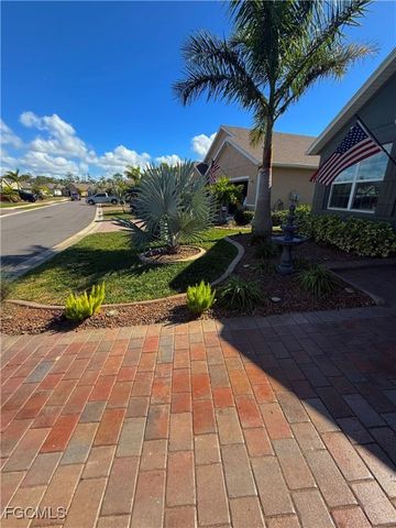20404 Camino Torcido LOOP W, North Fort Myers, FL 33917