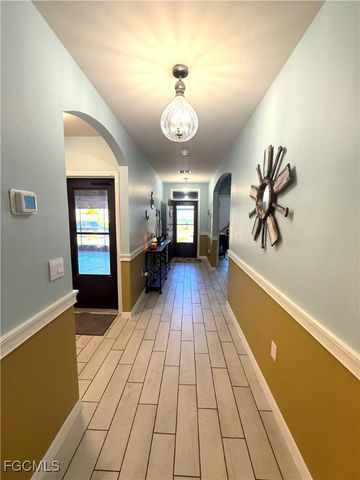 20404 Camino Torcido LOOP W, North Fort Myers, FL 33917