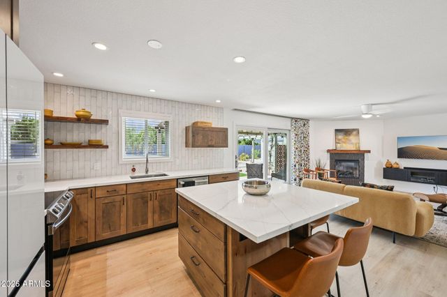 427 E ERIE Drive, Tempe, AZ 85282