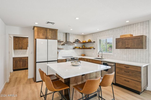 427 E ERIE Drive, Tempe, AZ 85282