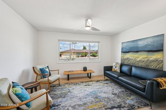 427 E ERIE Drive, Tempe, AZ 85282