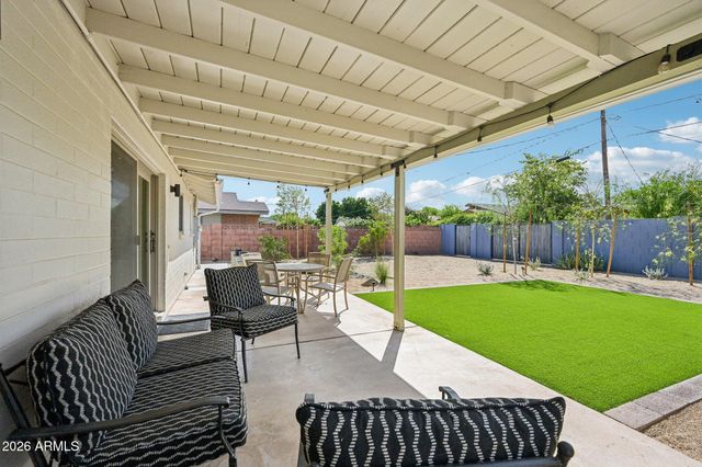 427 E ERIE Drive, Tempe, AZ 85282