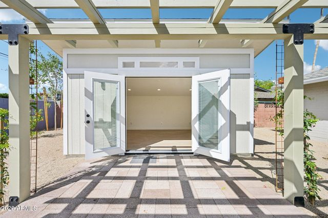 427 E ERIE Drive, Tempe, AZ 85282