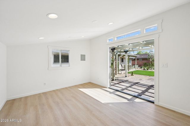 427 E ERIE Drive, Tempe, AZ 85282