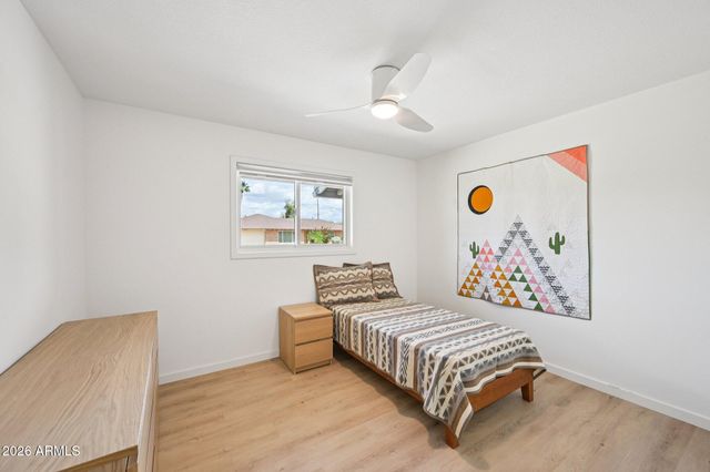 427 E ERIE Drive, Tempe, AZ 85282