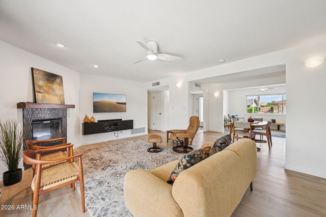 427 E ERIE Drive, Tempe, AZ 85282