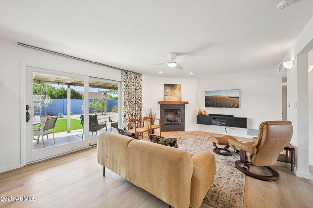 427 E ERIE Drive, Tempe, AZ 85282