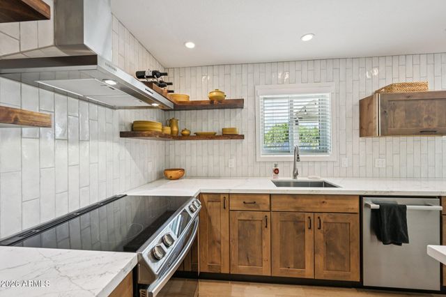 427 E ERIE Drive, Tempe, AZ 85282