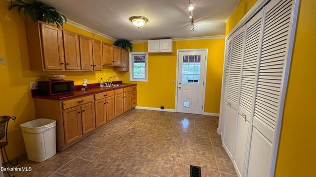 26 Bradford Street, North Adams, MA 01247