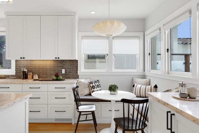 244 244 Cross Rd, Oakland, CA 94618