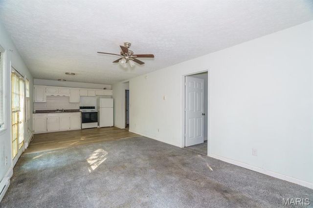 15120 Hackney Drive, St Robert, MO 65584