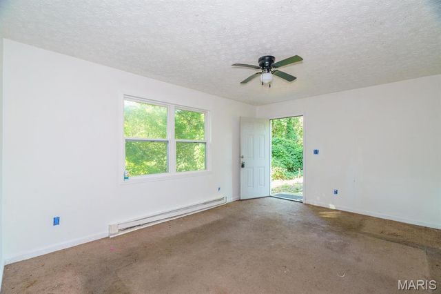 15120 Hackney Drive, St Robert, MO 65584