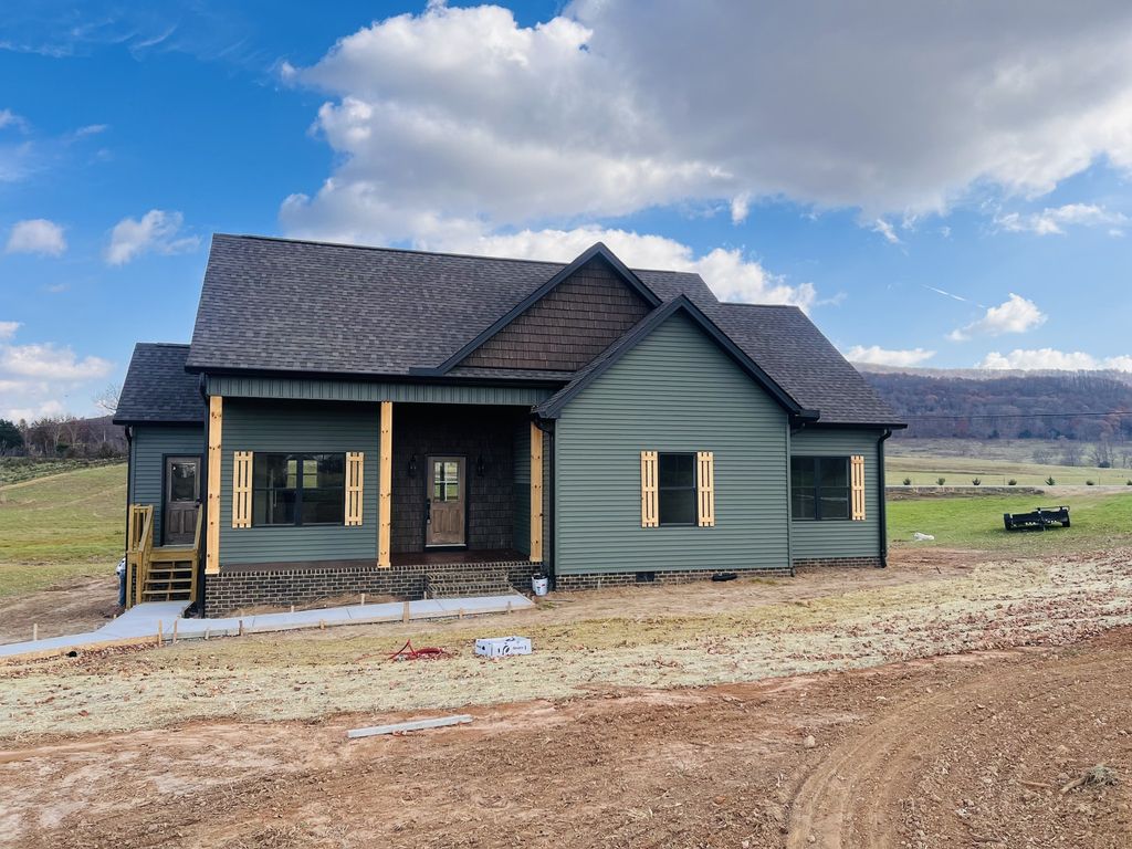 1769 Viola Rd, Mcminnville, TN 37110