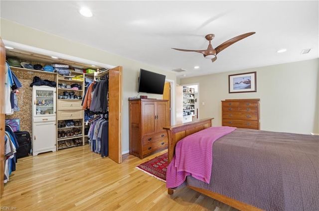 2233 Lynn RD, Virginia Beach, VA 23451