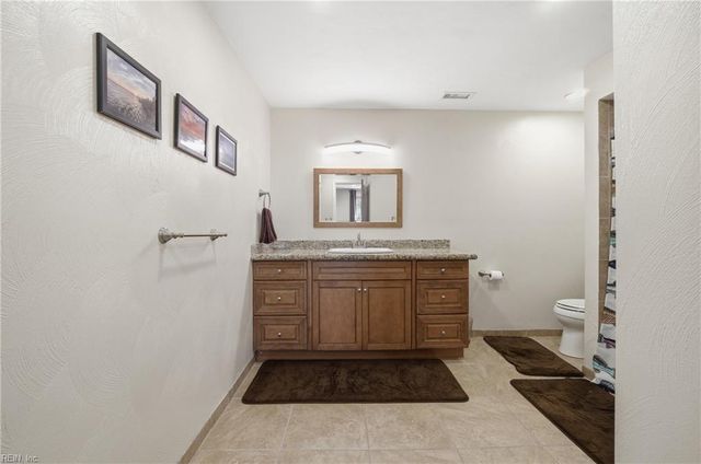 2233 Lynn RD, Virginia Beach, VA 23451