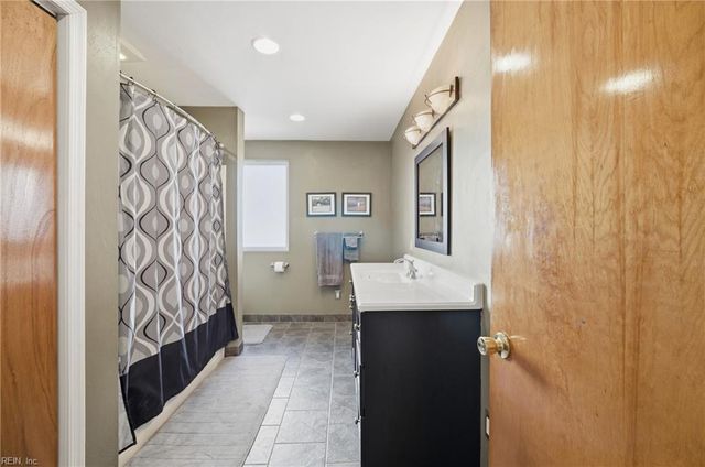 2233 Lynn RD, Virginia Beach, VA 23451