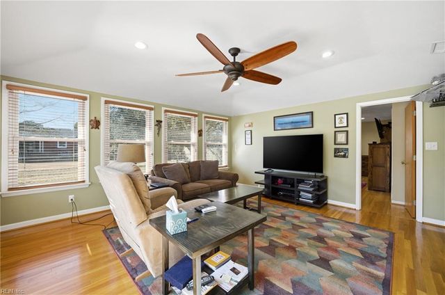 2233 Lynn RD, Virginia Beach, VA 23451