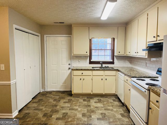 12 Fredda Lane, Cartersville, GA 30120