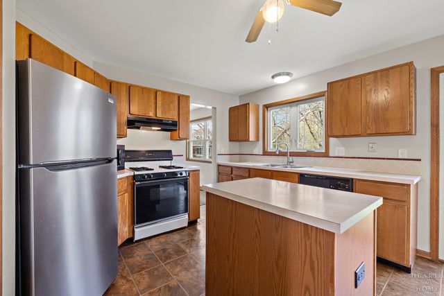 1266 Fernleaf Drive, Crystal Lake, IL 60014