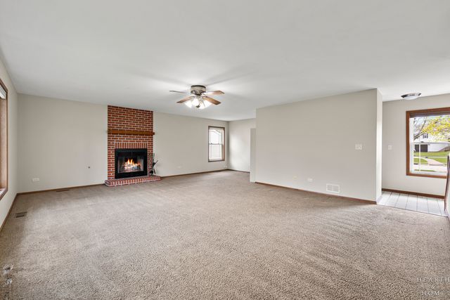 1266 Fernleaf Drive, Crystal Lake, IL 60014