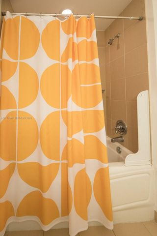300 S Biscayne Boulevard L428, Miami, FL 33131