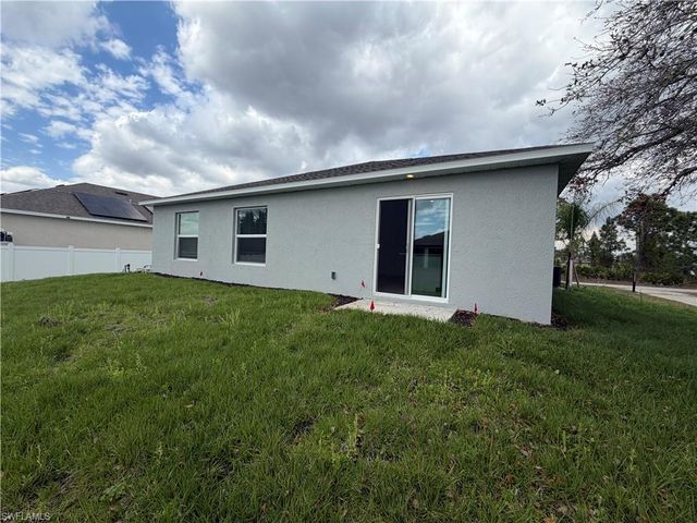 3809 20th ST SW, Lehigh Acres, FL 33976