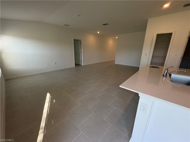 3809 20th ST SW, Lehigh Acres, FL 33976