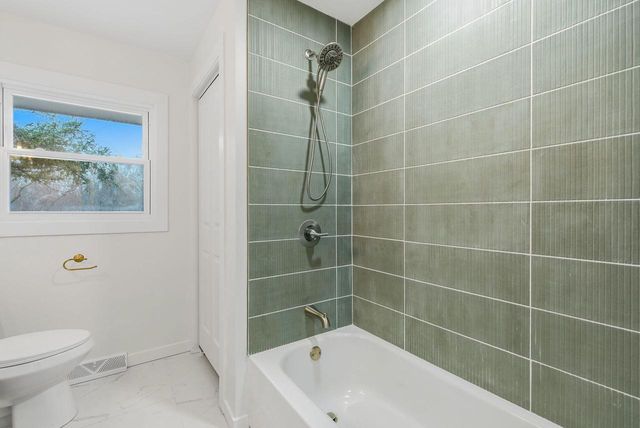 247 S 17th AVENUE, West Bend, WI 53095