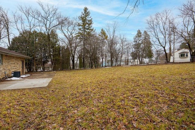 247 S 17th AVENUE, West Bend, WI 53095