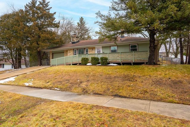 247 S 17th AVENUE, West Bend, WI 53095