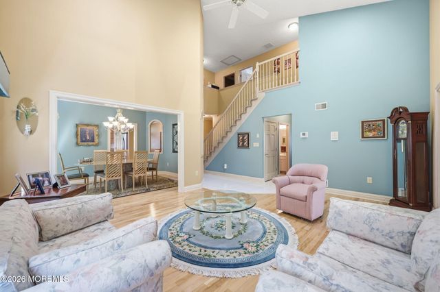 36 Wintons Way, Monroe, NJ 08831