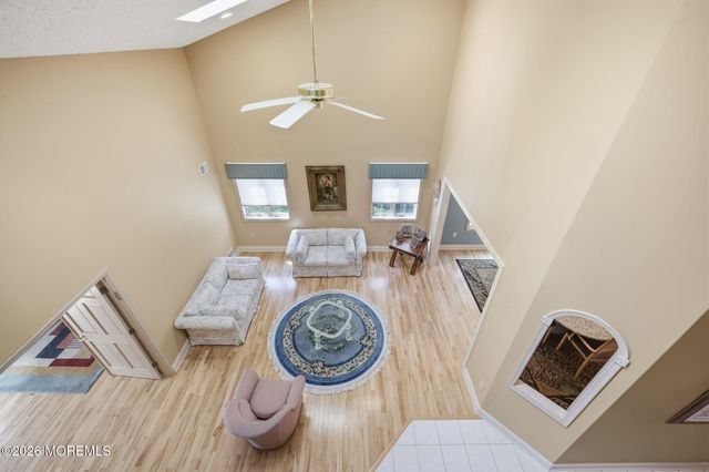 36 Wintons Way, Monroe, NJ 08831