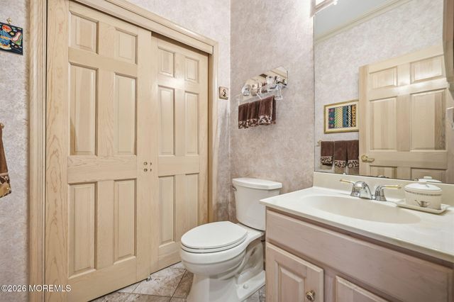 36 Wintons Way, Monroe, NJ 08831