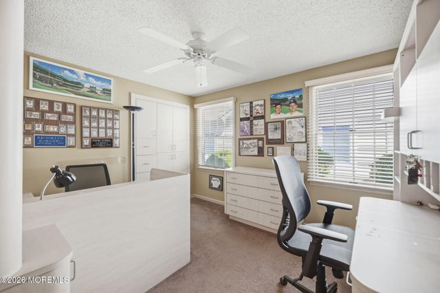36 Wintons Way, Monroe, NJ 08831