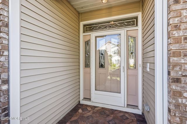 36 Wintons Way, Monroe, NJ 08831