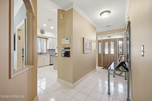 36 Wintons Way, Monroe, NJ 08831