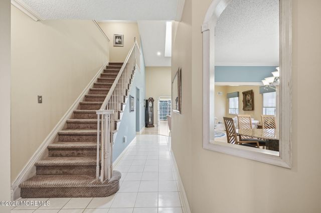 36 Wintons Way, Monroe, NJ 08831