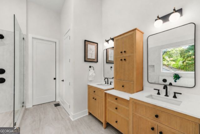808 East Avenue, Scottdale, GA 30079
