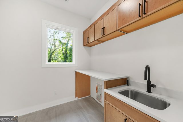 808 East Avenue, Scottdale, GA 30079
