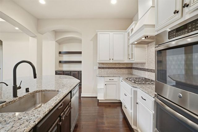 13735 Contour Ct, Richmond, TX 77407