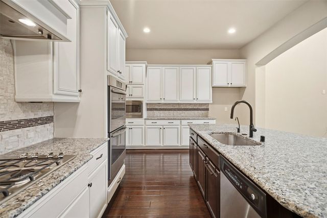 13735 Contour Ct, Richmond, TX 77407