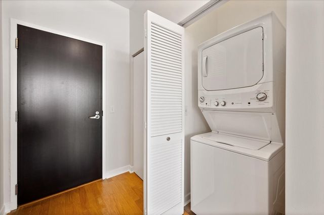 303 W Ohio Street 1808, Chicago, IL 60654