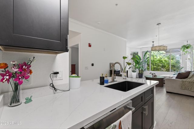 435 W RIO SALADO Parkway 112, Tempe, AZ 85281