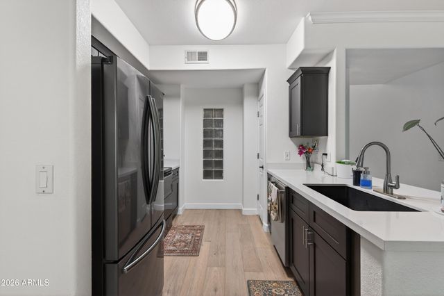 435 W RIO SALADO Parkway 112, Tempe, AZ 85281