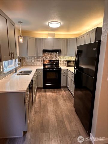 9819 148th Street Ct E, Puyallup, WA 98375