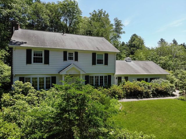 16 Marlowe Road, Nashua, NH 03062