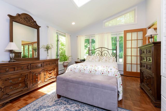 16 Marlowe Road, Nashua, NH 03062