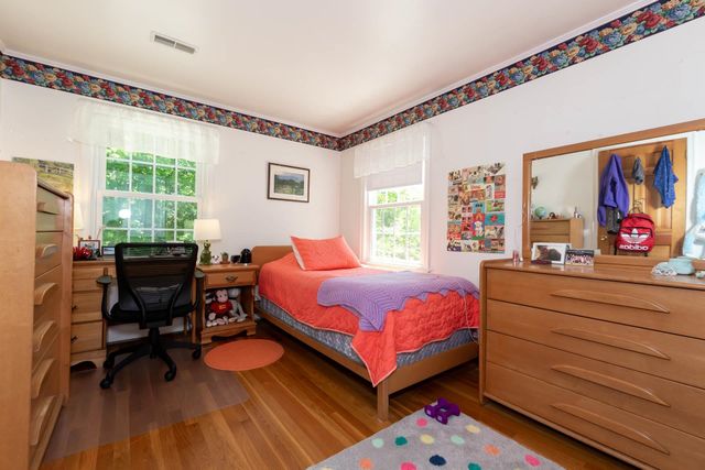 16 Marlowe Road, Nashua, NH 03062